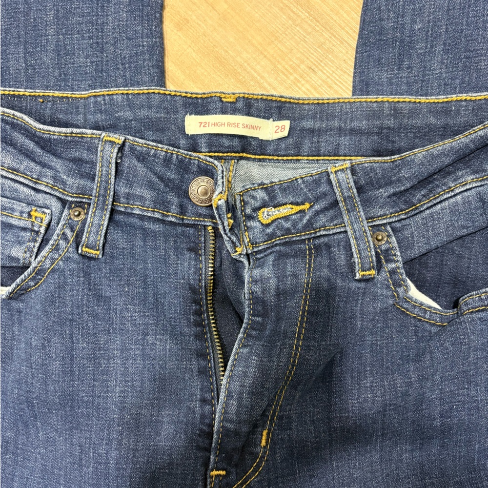 High Rise Skinny - Levi’s - Picture 2 of 2
